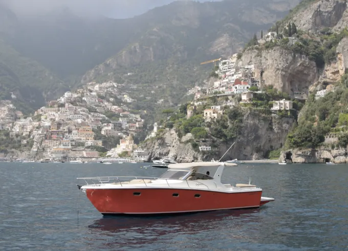 37'' Gagliotta Motor Yacht For Rent in Sorrento