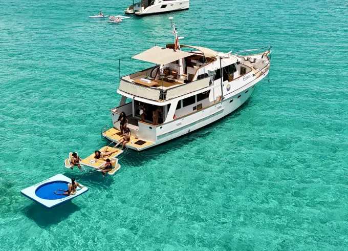 Luxurious 55ft private Motor Yacht around Saint Martin, Sint Maarten, Anguilla