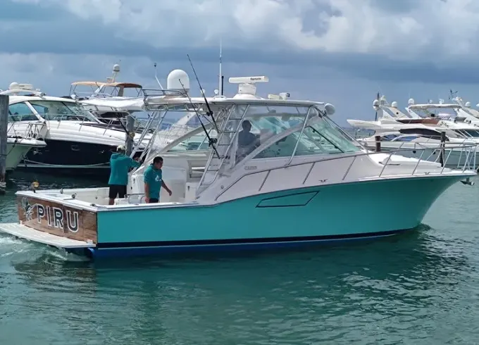 40ft Cabo Deep Sea Fishing Charter in Cancún Isla Mujeres