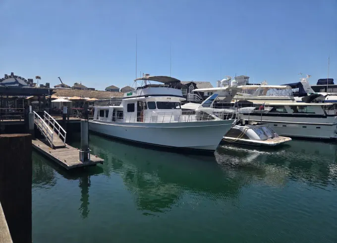60ft Motor Yacht In Newport Beach - Accommodate Up To 30 Guests