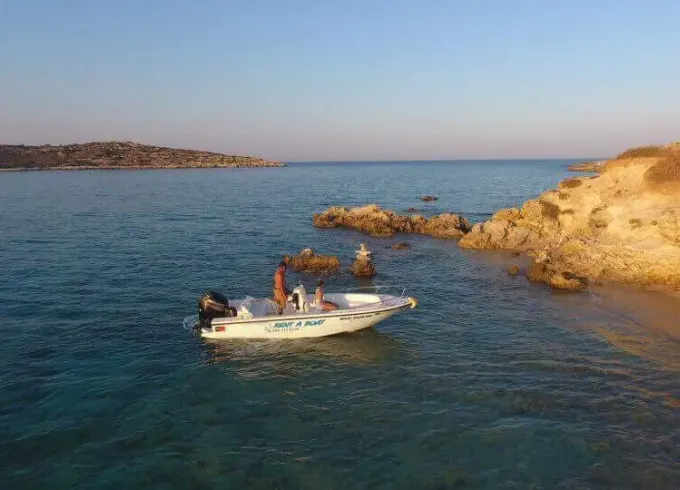 80hp 5.5m motorboat in Marathi, Chania