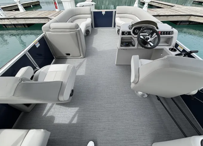 Party Chicago Fun Lake  River aboard 27ft Xperience Tritoon