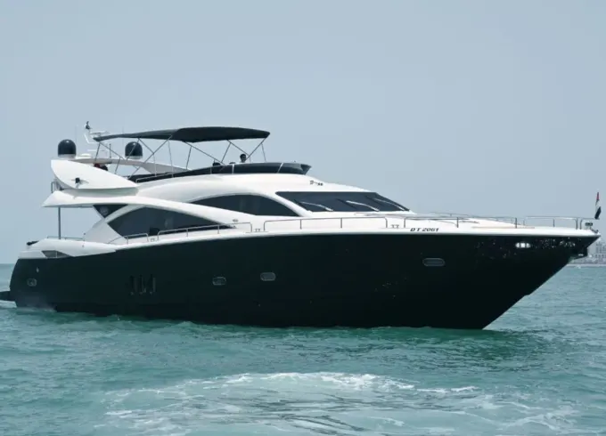 Sunseeker 90ft Luxury Yacht in Dubai with Captain