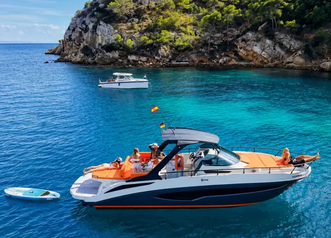 Luxury Boat FIM 340 Regina “Passio” in Palma de Mallorca with Captain Included