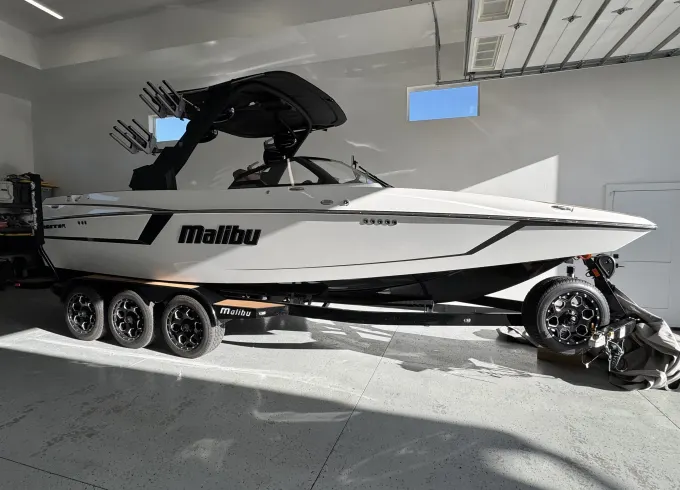 Fully Loaded Malibu 24MXZ Wake Boat