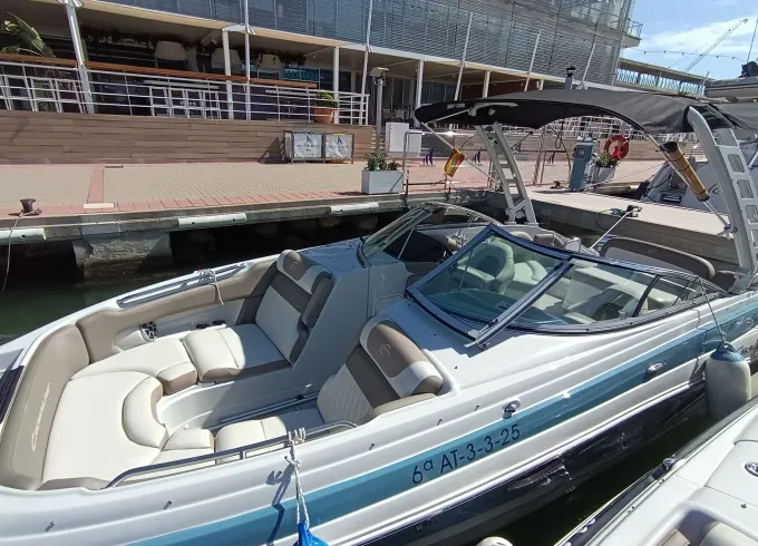 Skylark - Crownline E255 Deck Boat for rent in Alicante