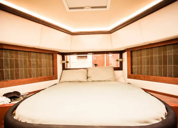 Luxurious 70ft Yacht Rental in Dubai