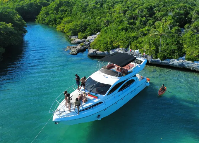 46' Azimut Luxury Private Yacht all Inclusive Experience in the Riviera Maya