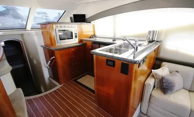 Cruisers 47 | Big Flybridge | 2022 Refit