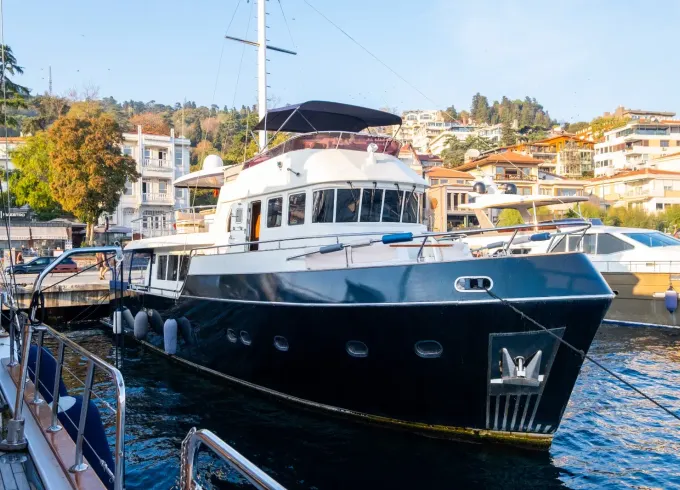 Bosphorus VIP Yacht Experience on 70ft Leomar Trawler
