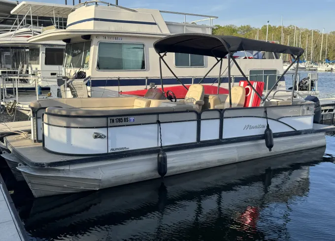 2022 Manitou  Luxury Tritoon w/ Captain and Fuel