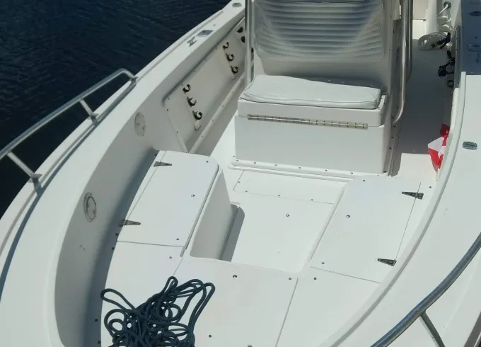 Mako Center Console with 200 hp 4 stroke Rental in Key Largo, Florida