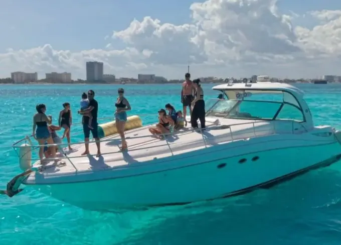 Sea Ray 52ft  Cancun Yacht Charter