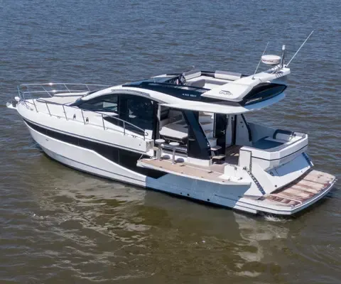 Special 4 Hours $3200   53 ft. Luxury Yacht    Sag Harbor  East Hampton