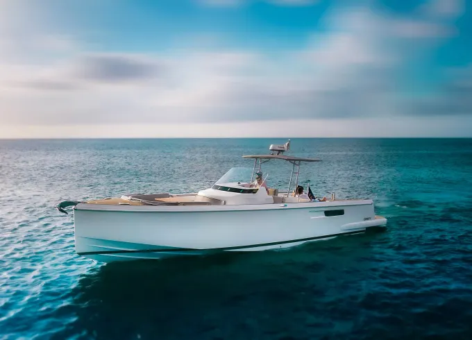 Fjord 36 Cozumel Luxury Yacht Charter-Fine Dinning & Top Shelf Bar