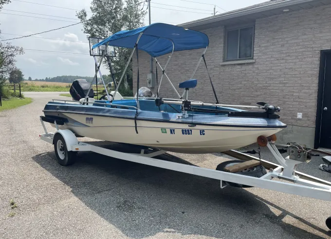Monark 17ft Bass fishing boat for rent $250
