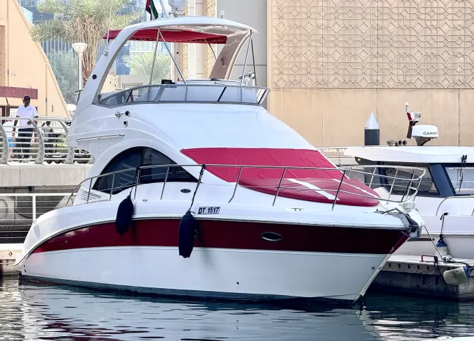 Sea Ray 450 Express Bridge Open Boat | 8 Pax | including Captain