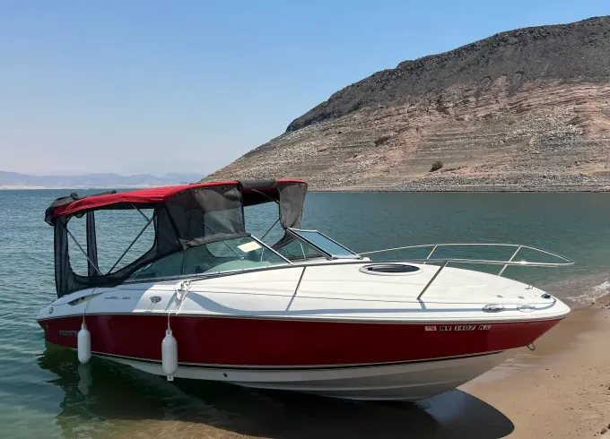 23ft Monterey 228 Si Yacht with Captain on Lake Mead, Boulder City