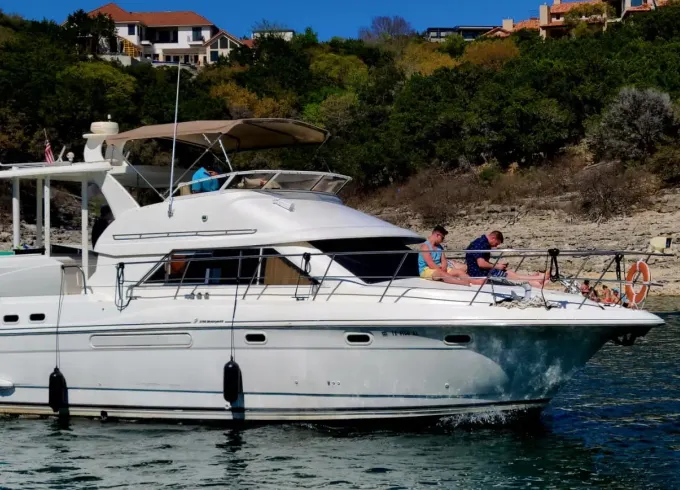 42ft Cruiser Yacht for 20 passengers! Includes LOUD stereo, rsestroom