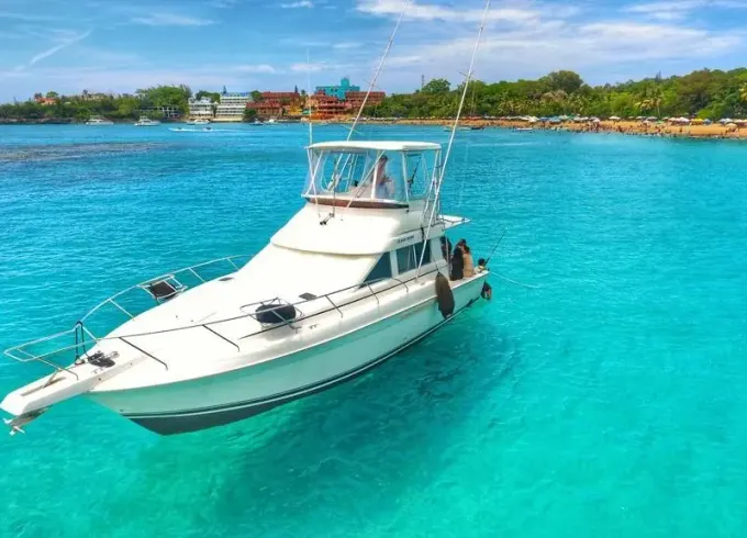 Cofresi fishing charter on 41ft Doña Nina yacht with captain