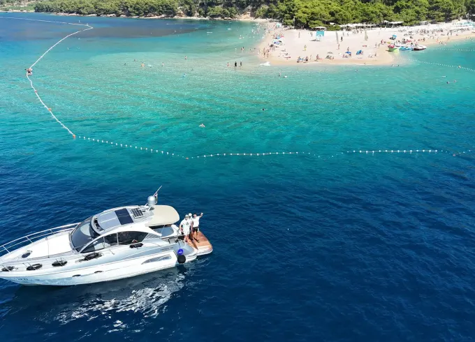 MOTOR YACHT MIRAKUL 40 SILVER