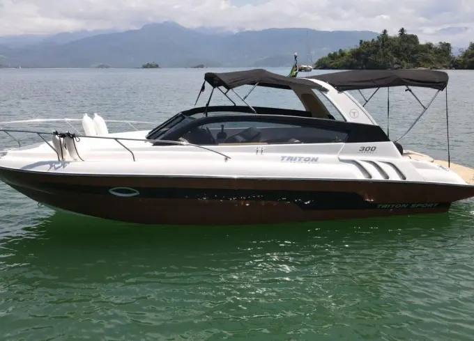 30ft Triton Sport Motor Yacht Rental in Paraty, Rio de Janeiro, Brazil