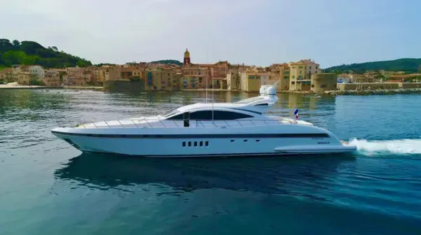 92ft Mega Yacht Charter  – Pure Elegance on the Water!
