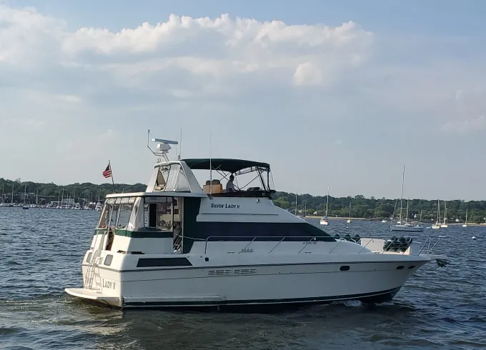 46' Silverton Motor Yacht Charters in Port Washington, New York