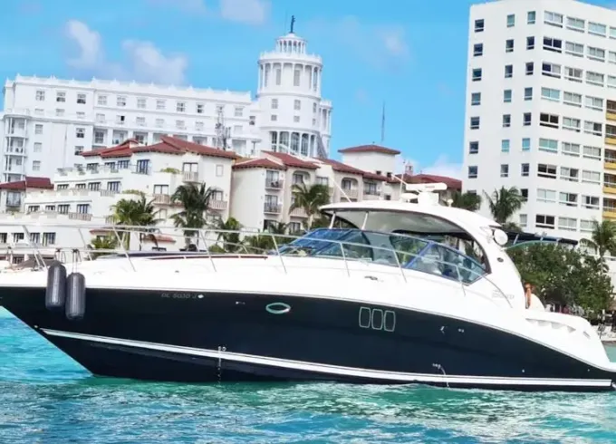 Sea Ray Sundancer 44’  Motor Yacht for Cancun - Isla mujeres!