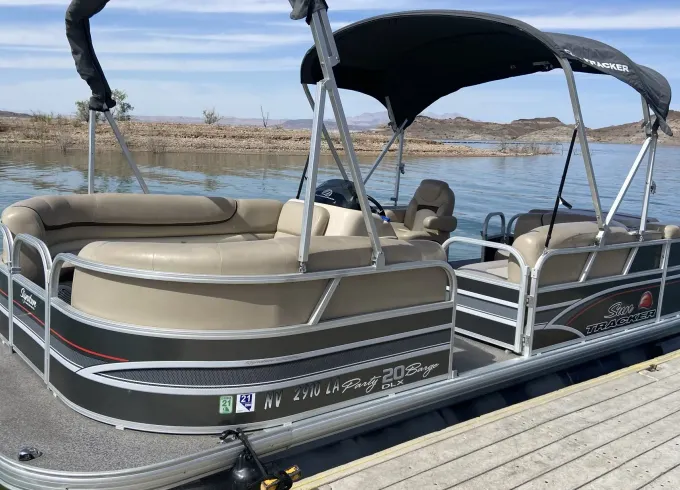 Suntracker DLX Party Barge Pontoon for Rent on Lake Elsinore