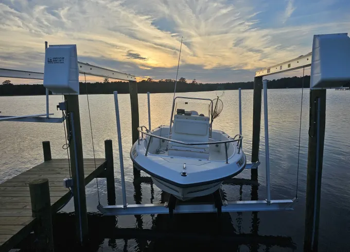 18' Center Console Pocket Rocket fishing boat.