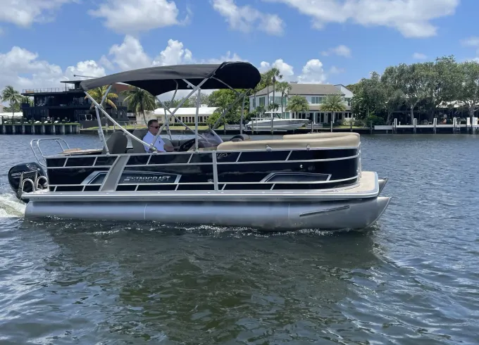 NEW Starcraft Ex 22 C Tritoon in Ft Lauderdale