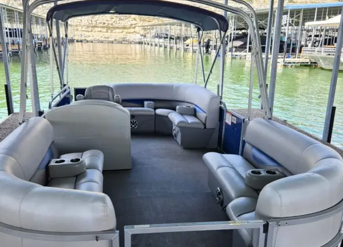 Bentley 240 Cruise Tritoon | Making memories you'll never forget!