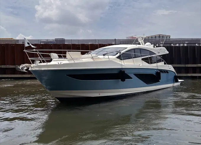 Premium 55' Sea Ray Yacht Charter - Seakeeper Stability, Chicago Lake Michigan