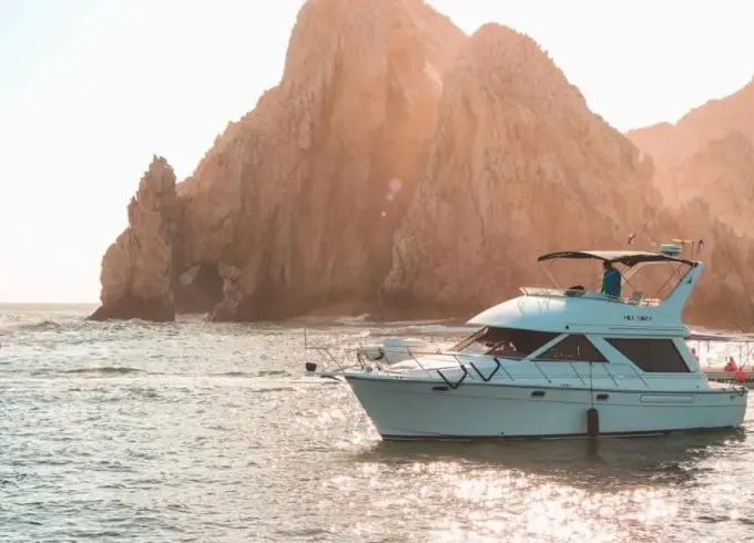 Bayliner 42ft Private Yacht for 15 Pax