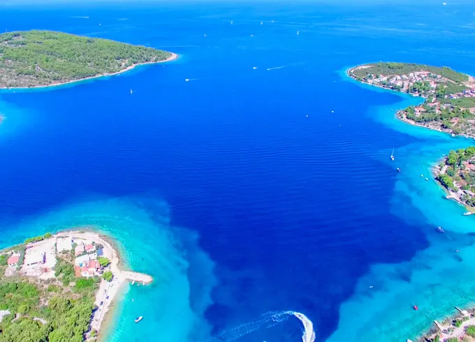 Island of Šolta & Blue Lagoon Private Speedboat Tour from Split