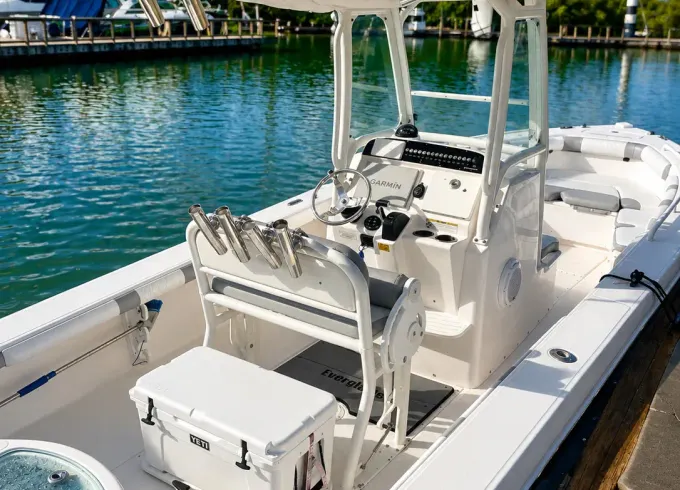 Smooth Everglades 243 Bay Boat In Naples