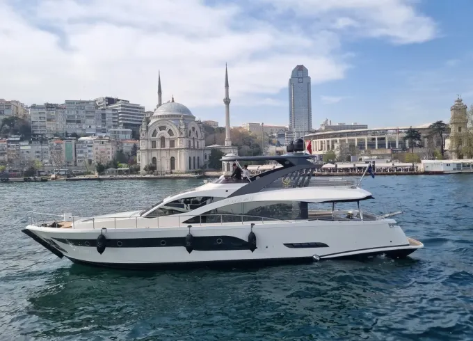80ft luxury yacht comfort modern tour in Boshphorus!