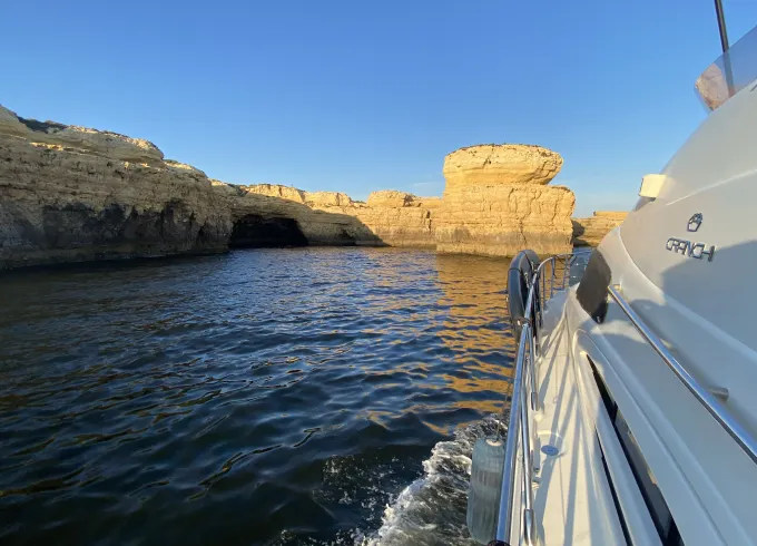 Algarve Full-Day Luxury: Beaches, Caves & Dolphins by Yacht
