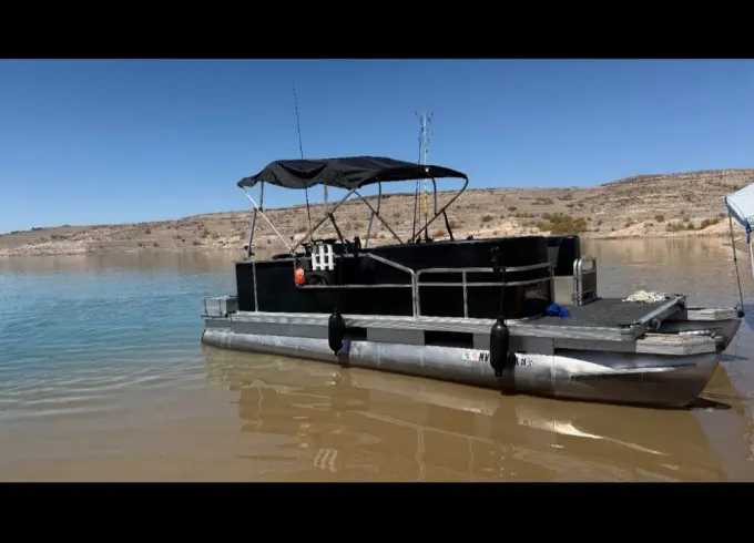 🎣 Lake Day Ready! Pontoon Boat Rental – Seats Up to 8 – Fish, Cruise, Relax 🚤