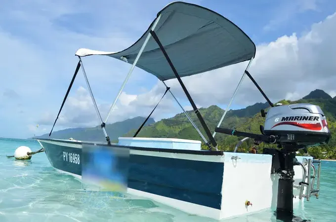 12ft boat 6HP without Licence in Moorea