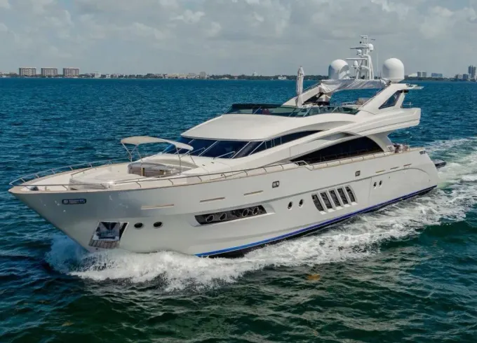 105ft Senay — Miami’s Ultimate Luxury Charter