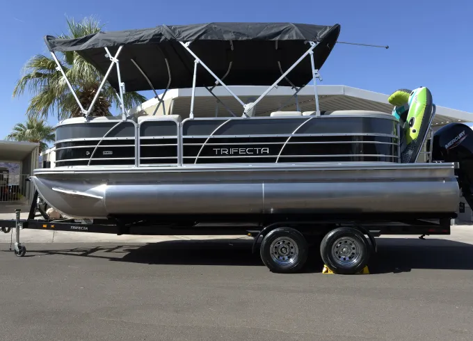 2021 22' Trifecta LE Tritoon in Lake Havasu City