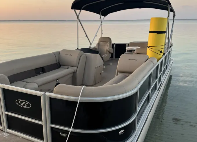 24' Bentley Pontoon to cruise Crab Island, Destin Harbor and surrounding areas