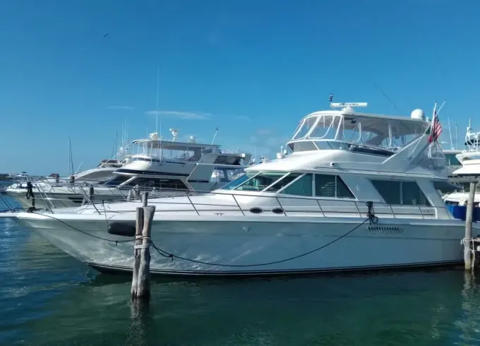 Glamorous Tour on 55ft Sea Ray Power Yacht