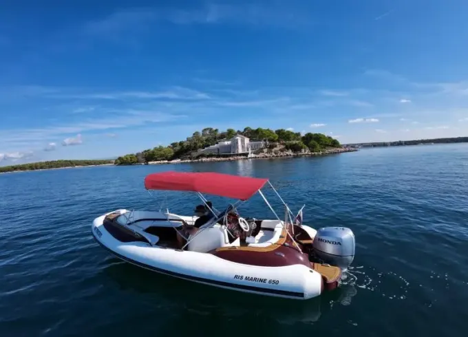 RIB with 150HP engine in Sveti Filip i Jakov