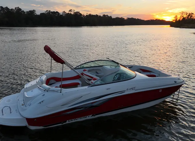 Spacious Deck Boat in Lake Houston
