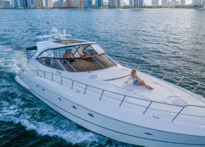 "Good to be Me" 60' Cruisers Yacht 60' for Sandbar Cruise in Miami