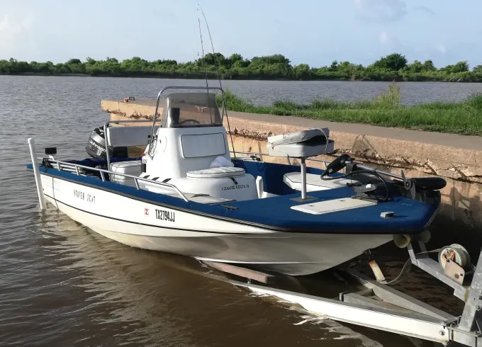 Fishing Boat for Rent on San Bernard River - Perfect for 4 Guests