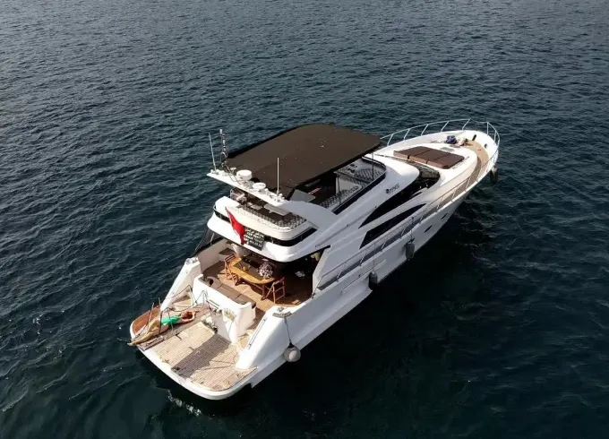 Luxury Mega Yacht for Daily Swimming Tour Adventure in İstanbul